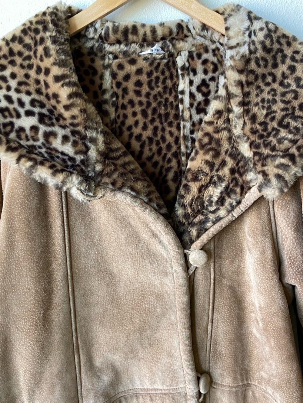 Vintage Marvin Richards Taupe Suede Trench with Leopard Faux-Fur Trim - Picture 3 of 7
